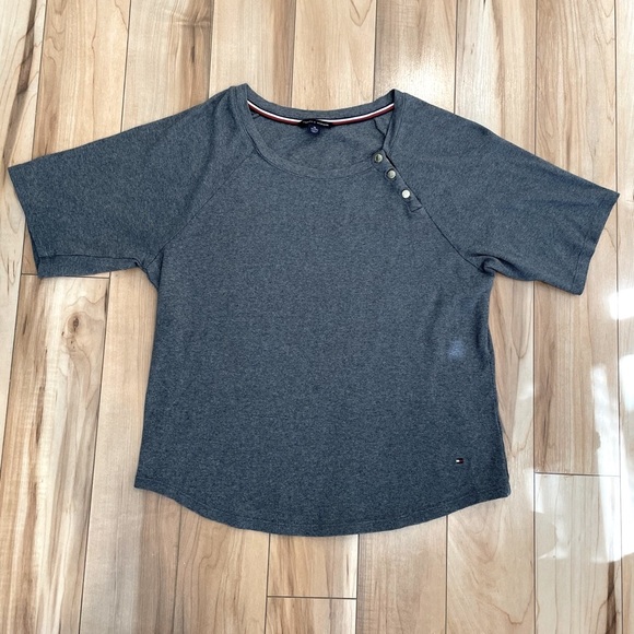 Tommy Hilfiger Tshirt - Picture 3 of 8